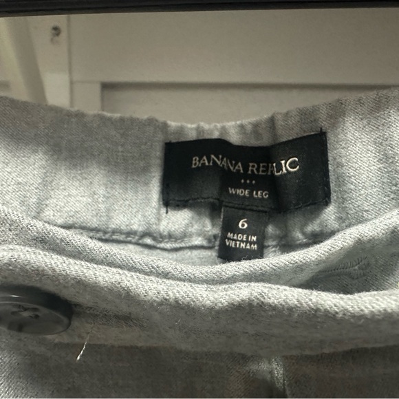 Banana Republic Wide leg Pants - Picture 2 of 2